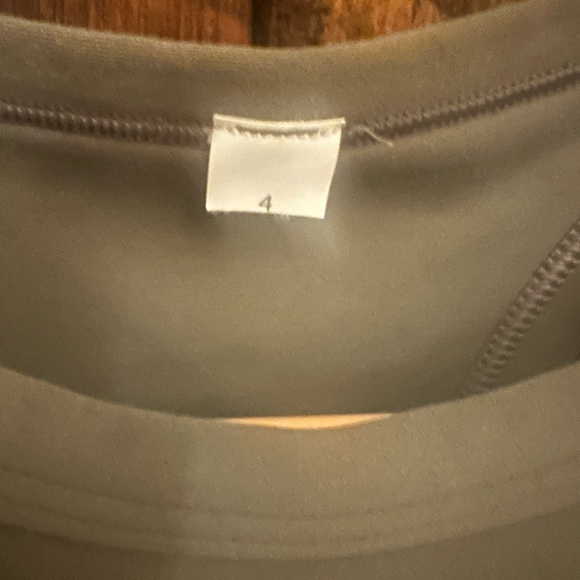 lululemon Align™ Waist-Length Racerback Tank Top
Carob Brown
Size 4 - Picture 3 of 3